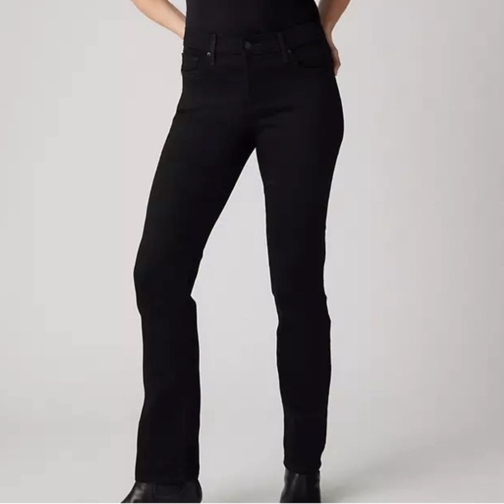 Levi’s 312 Shaping Slim Jeans